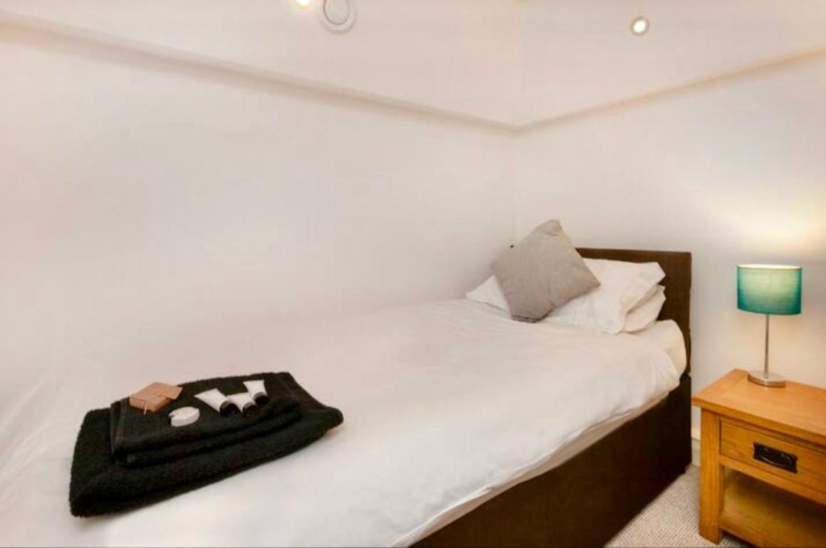 Lux Apartment Nottingham Bagian luar foto